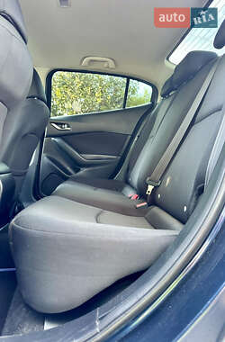 Седан Mazda 3 2016 в 