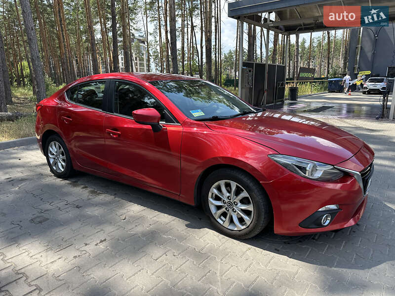 Седан Mazda 3 2015 в Киеве