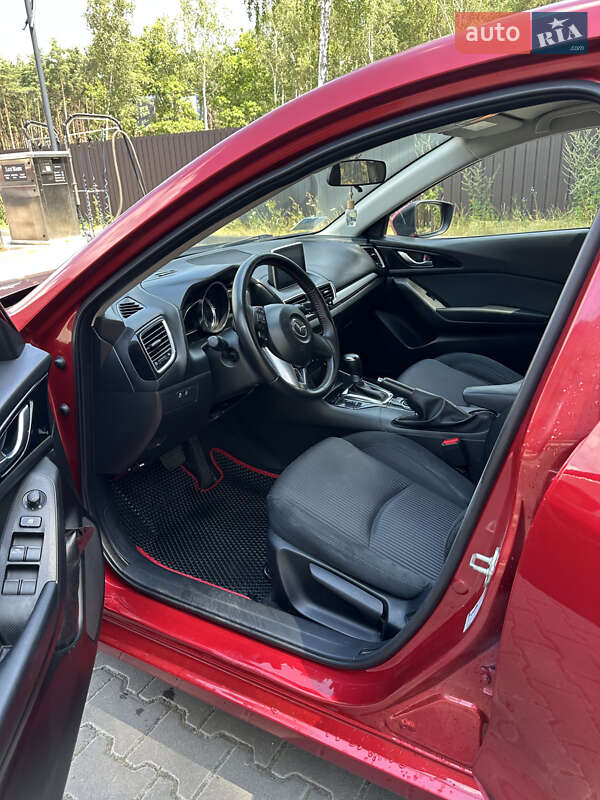 Седан Mazda 3 2015 в Киеве