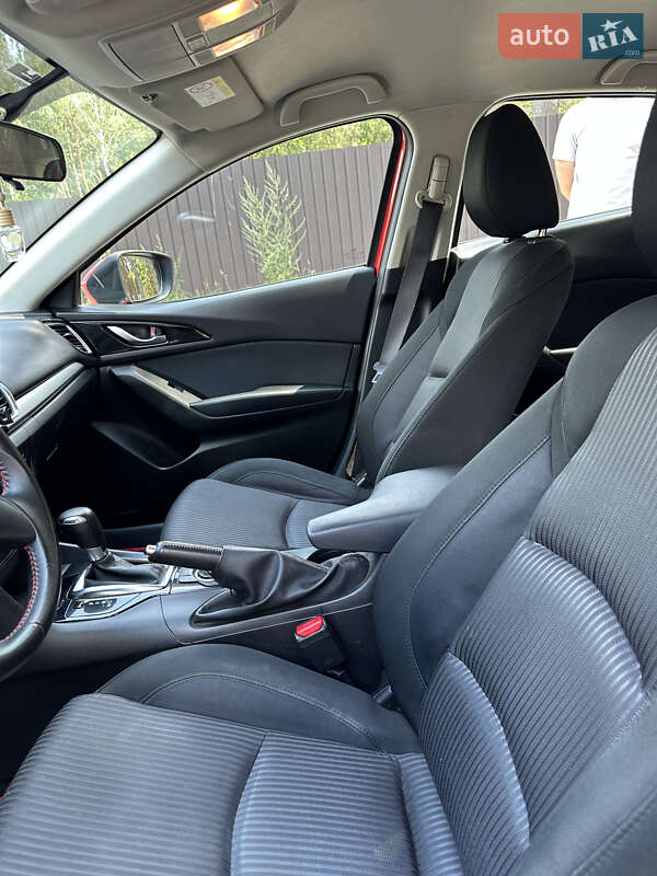 Седан Mazda 3 2015 в Киеве