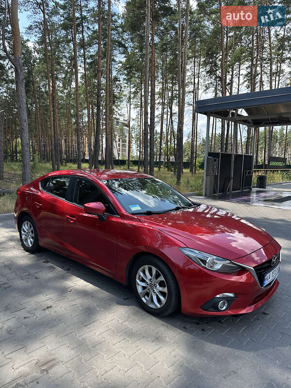 Седан Mazda 3 2015 в Киеве