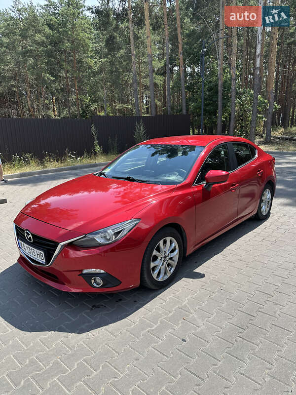 Седан Mazda 3 2015 в Киеве