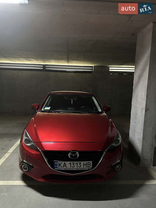 Седан Mazda 3 2015 в Киеве