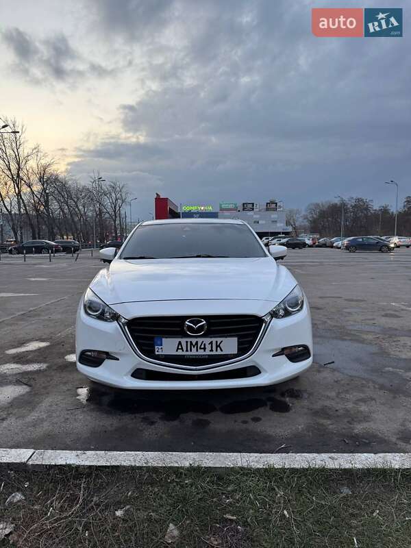 Седан Mazda 3 2017 в Харькове