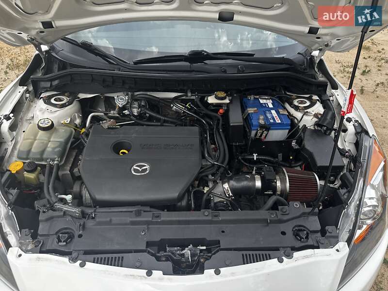 Седан Mazda 3 2010 в Киеве