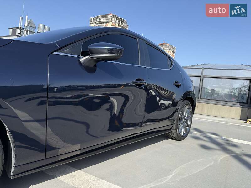 Хэтчбек Mazda 3 2019 в Киеве