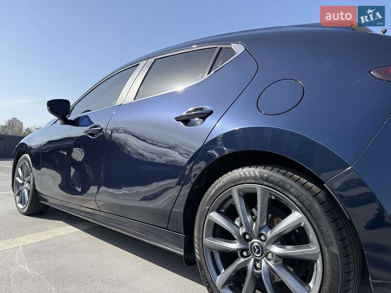 Хэтчбек Mazda 3 2019 в Киеве
