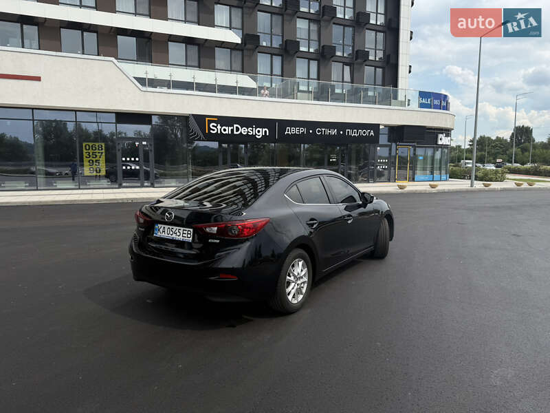 Седан Mazda 3 2015 в Киеве