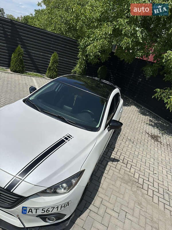 Хэтчбек Mazda 3 2013 в Ивано-Франковске