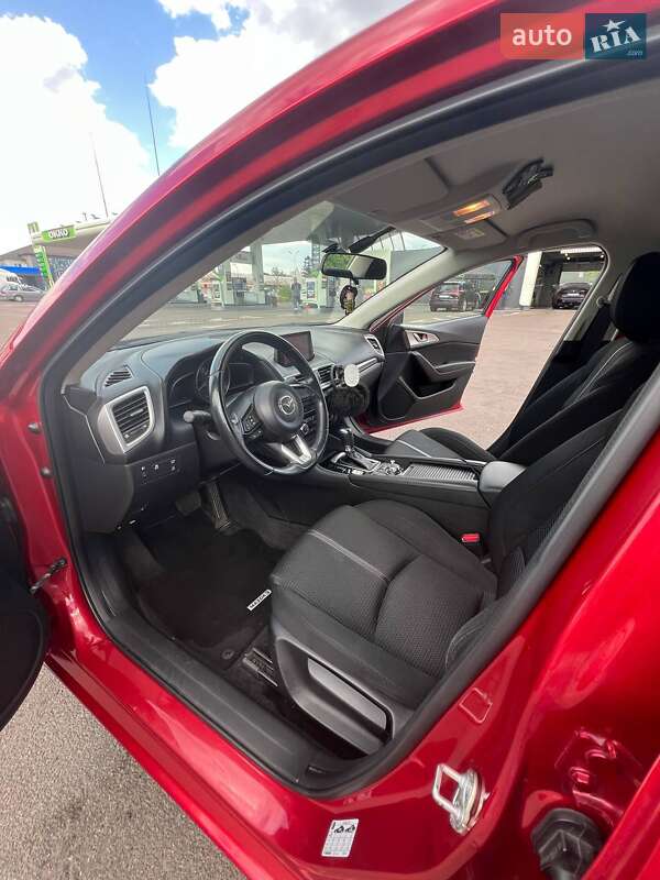 Седан Mazda 3 2018 в Киеве