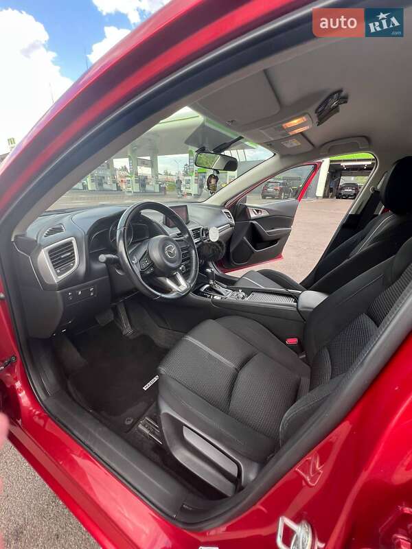 Седан Mazda 3 2018 в Киеве