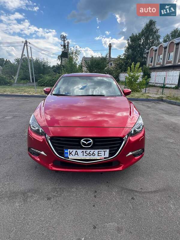 Седан Mazda 3 2018 в Киеве
