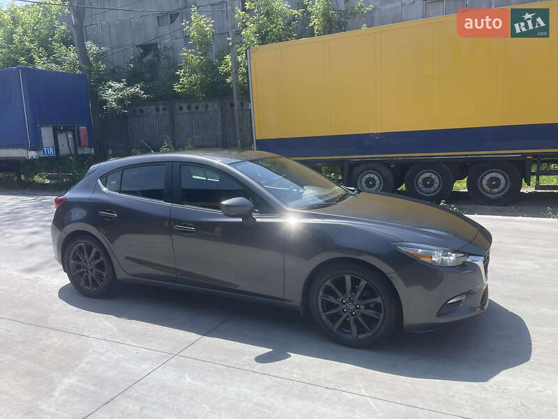 Хетчбек Mazda 3 2017 в Києві