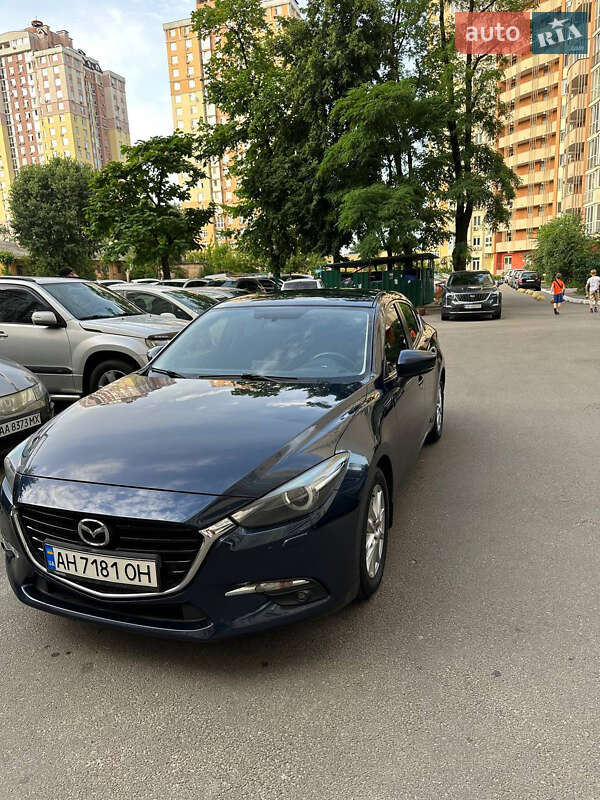 Седан Mazda 3 2016 в Киеве
