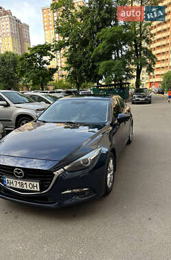 Седан Mazda 3 2016 в 
