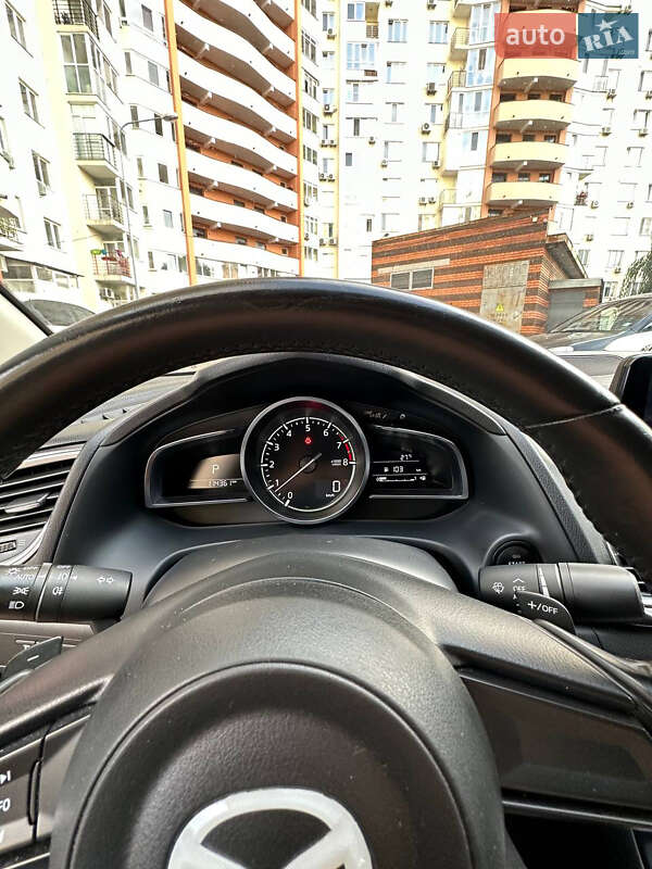 Седан Mazda 3 2016 в Киеве