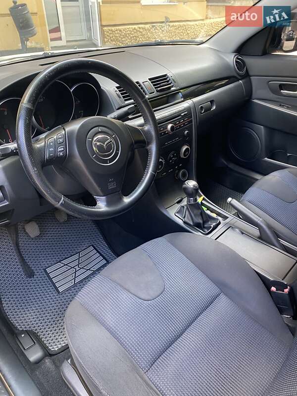 Седан Mazda 3 2004 в Одессе