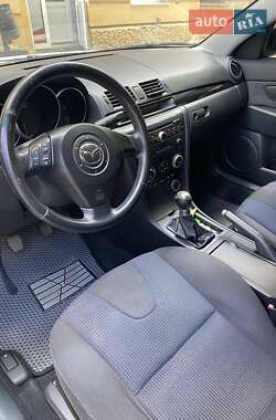 Седан Mazda 3 2004 в 