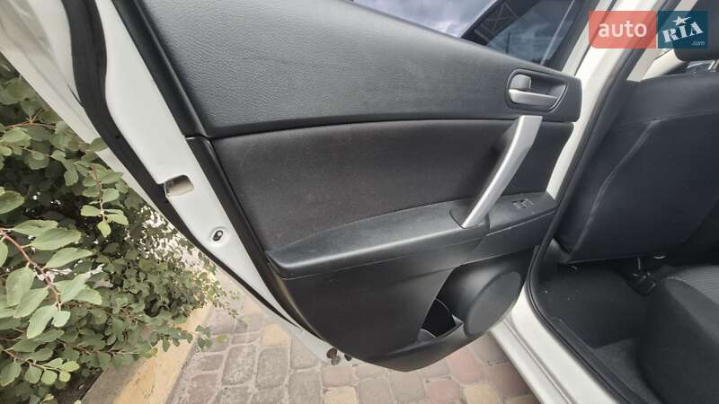 Седан Mazda 3 2012 в Києві фото 23 Седан Mazda 3 2012 в Києві