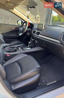 Хэтчбек Mazda 3 2014 в 