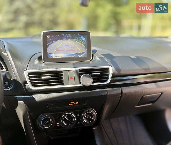 Седан Mazda 3 2015 в Петропавловке