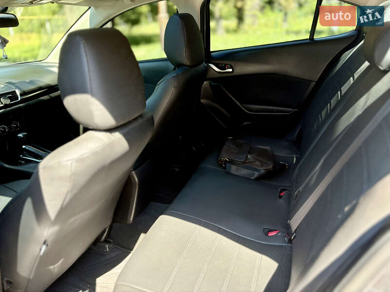 Седан Mazda 3 2015 в Петропавловке