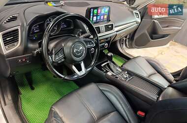Седан Mazda 3 2016 в 