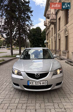 Седан Mazda 3 2004 в 