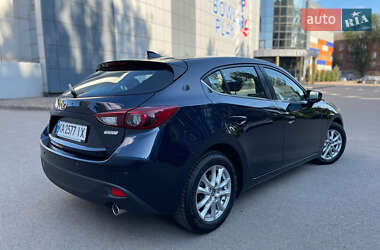 Хэтчбек Mazda 3 2015 в 