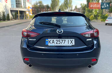 Хэтчбек Mazda 3 2015 в 