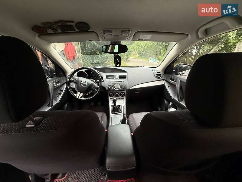 Хэтчбек Mazda 3 2009 в Чернигове