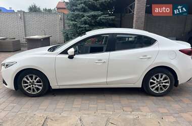 Седан Mazda 3 2015 в Днепре