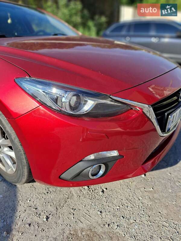 Седан Mazda 3 2016 в Киеве