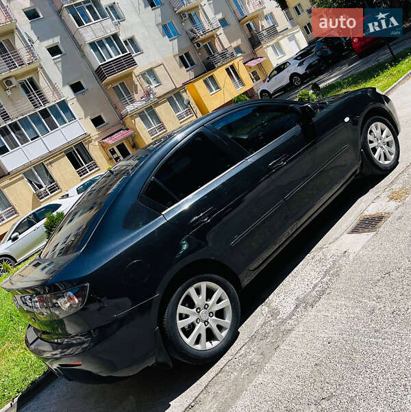 Седан Mazda 3 2008 в Ужгороді
