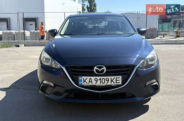Хэтчбек Mazda 3 2015 в 