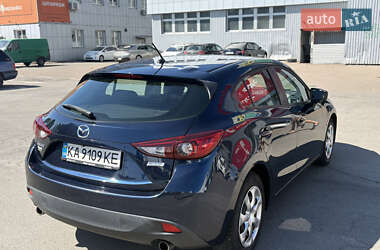 Хэтчбек Mazda 3 2015 в 