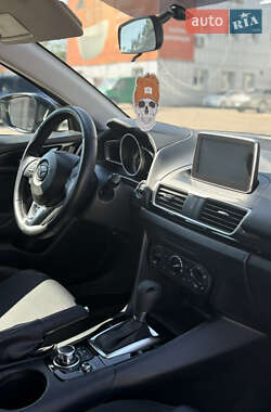 Хэтчбек Mazda 3 2015 в 