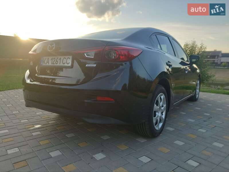 Седан Mazda 3 2015 в Києві