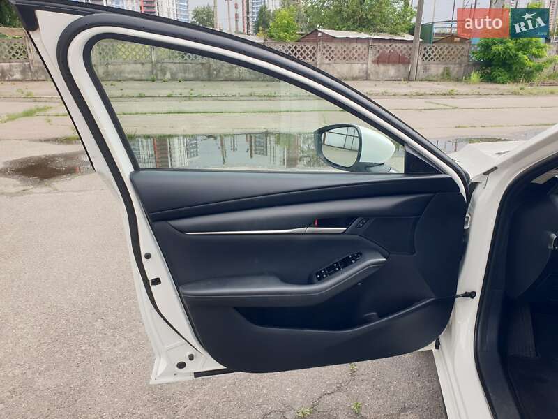 Седан Mazda 3 2019 в Києві