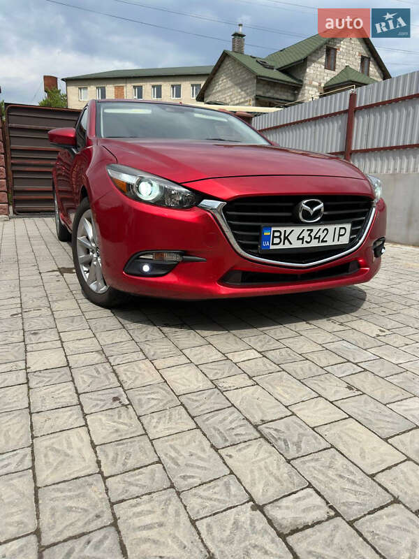 Хэтчбек Mazda 3 2017 в Ровно фото Хэтчбек Mazda 3 2017 в Ровно