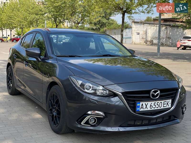 Седан Mazda 3 2015 в Днепре