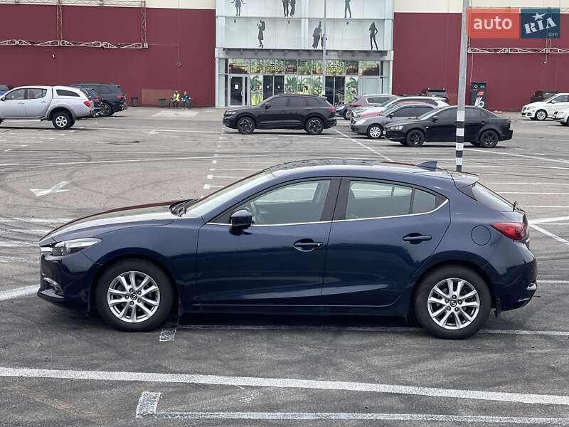 Хэтчбек Mazda 3 2018 в Киеве