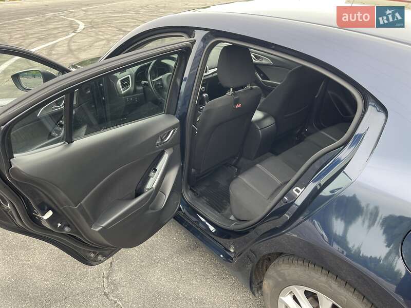 Хэтчбек Mazda 3 2018 в Киеве