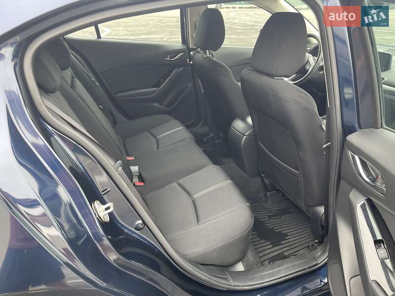 Хэтчбек Mazda 3 2018 в Киеве