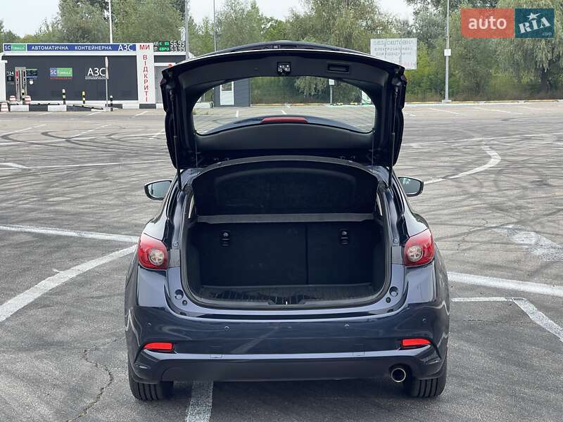 Хэтчбек Mazda 3 2018 в Киеве