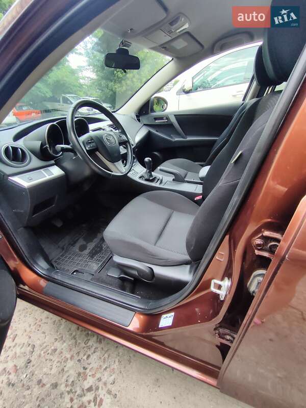 Седан Mazda 3 2011 в Броварах