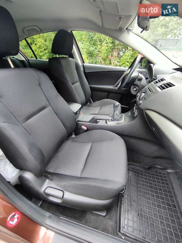 Седан Mazda 3 2011 в Броварах