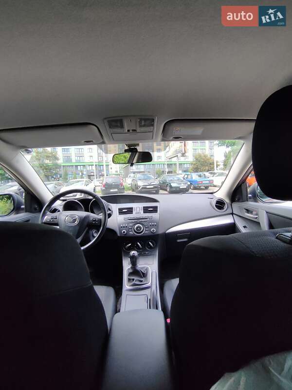 Седан Mazda 3 2011 в Броварах