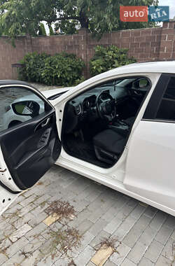 Седан Mazda 3 2015 в 
