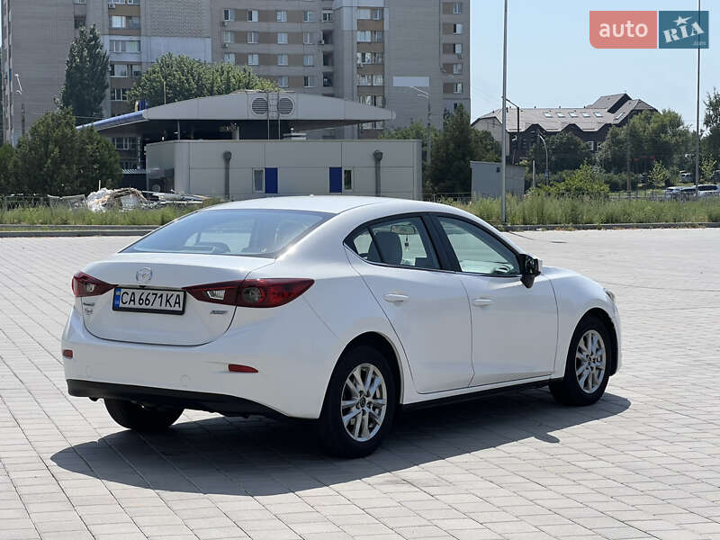 Седан Mazda 3 2016 в Черкассах